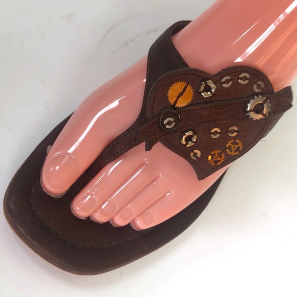 Brown Prada Kitten Heel Thong Sandals - Picture 5 of 13